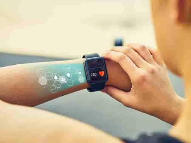 La influencia de la tecnología wearable en la monitorización de la salud y el fitness.